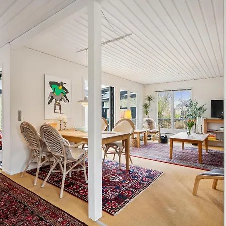 Amazing In With 3 Bedrooms, Sauna And Internet