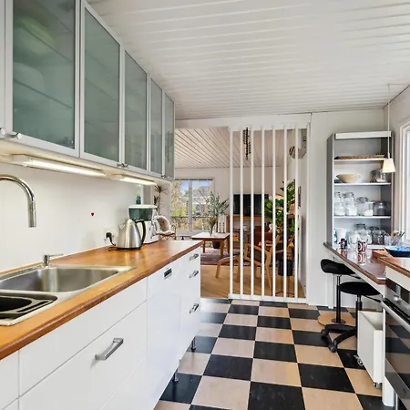 Amazing In With 3 Bedrooms, Sauna And Internet Casa de Férias Ebeltoft