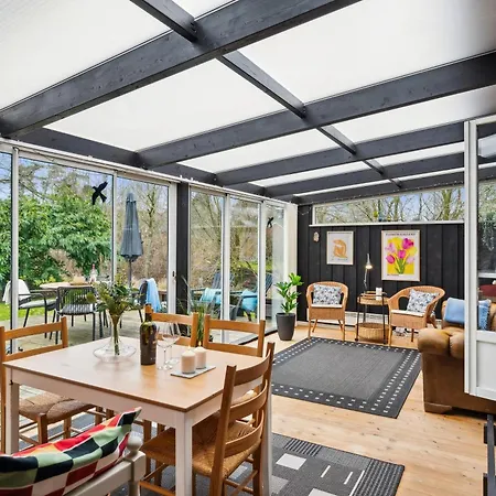 Casa de Férias Amazing In With 3 Bedrooms, Sauna And Internet *