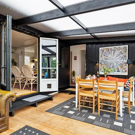 Amazing In With 3 Bedrooms, Sauna And Internet Casa de Férias *