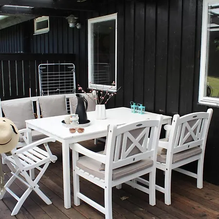 Casa de Férias Amazing In With 3 Bedrooms, Sauna And Internet Ebeltoft