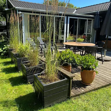 Amazing In With 3 Bedrooms, Sauna And Internet Casa de Férias